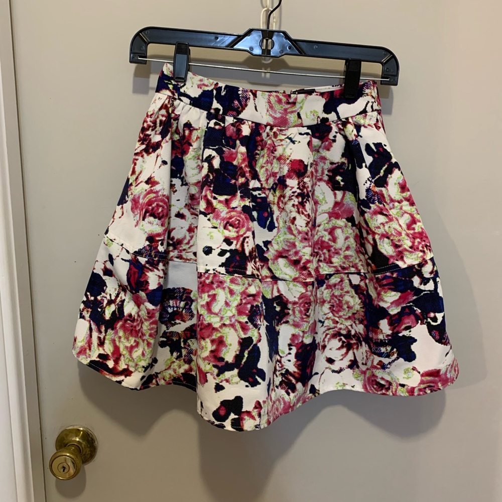 Express mini skirt